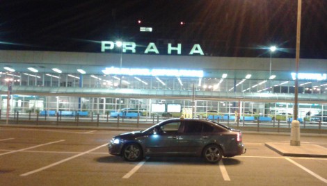 V Prahe na letisku